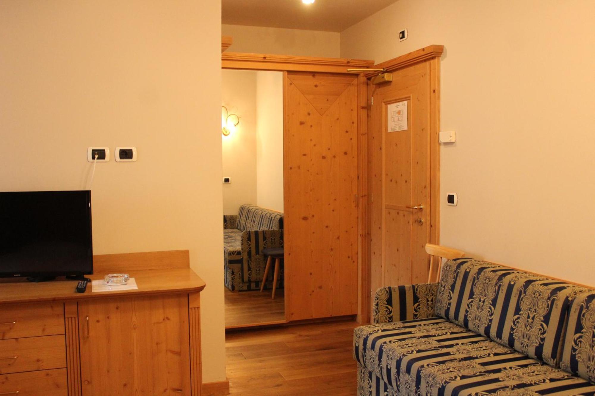 Zum Weissen Kreuz Hotel 3*