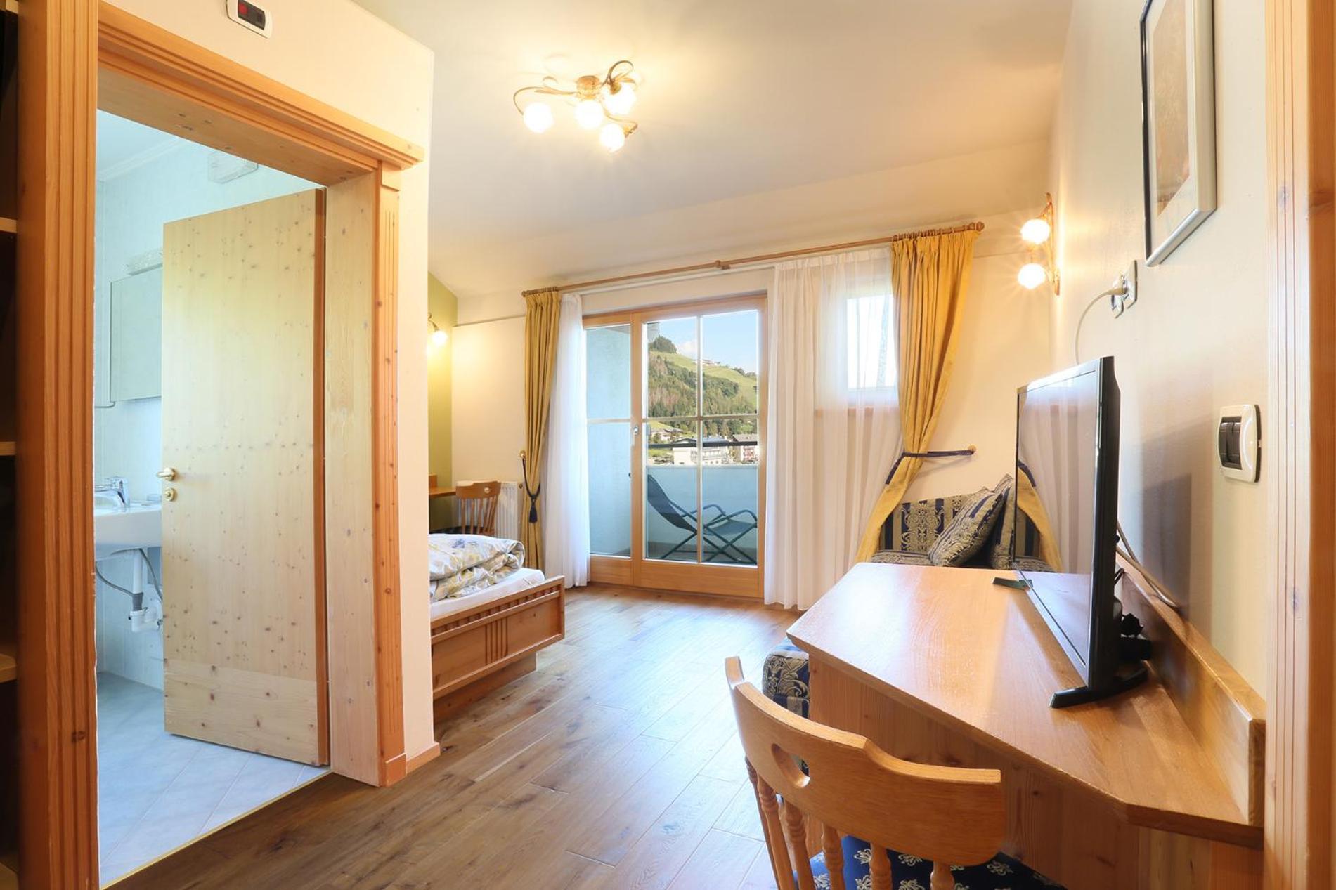 Hotel Zum Weissen Kreuz 3*