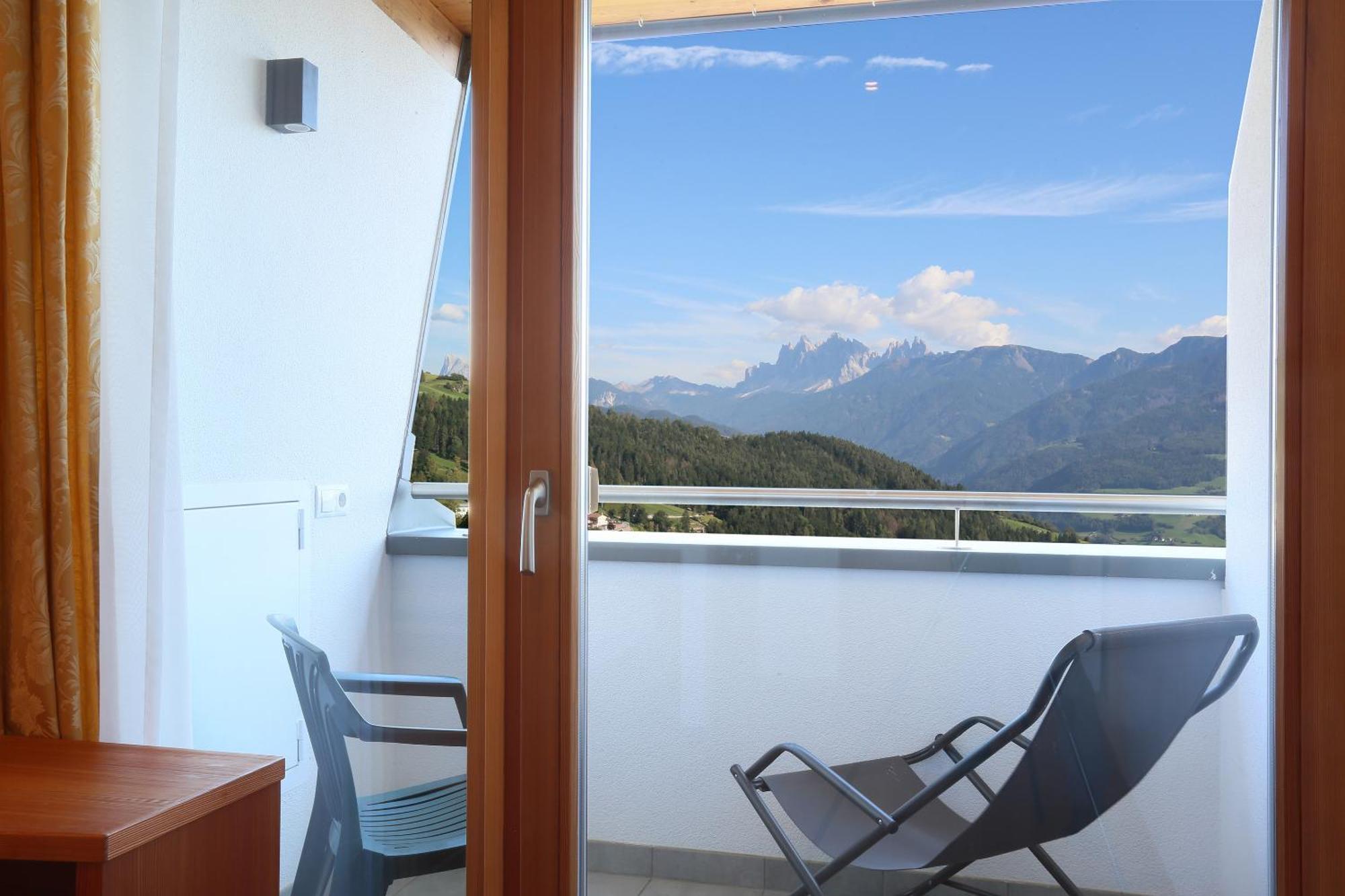 Hotel Zum Weissen Kreuz 3*